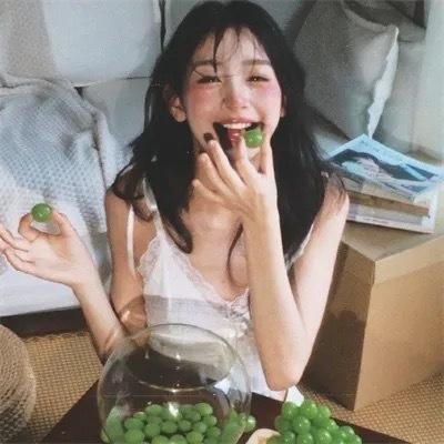 笼中女